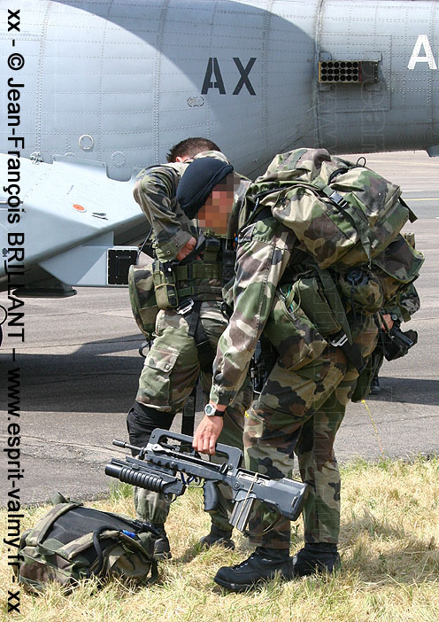 Famas / M203