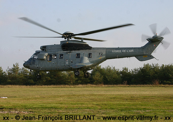 AS 332L1 "Super Puma", n°2235, FZ ; Escadron de Transport, d'Entraînement et de Calibration 00.065 "GAEL"