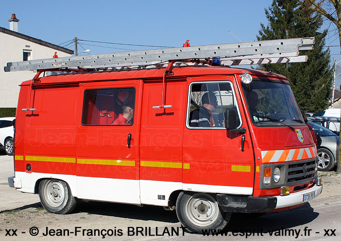 J9, Véhicule de Première Intervention ; CPI Celles-sur-Ource