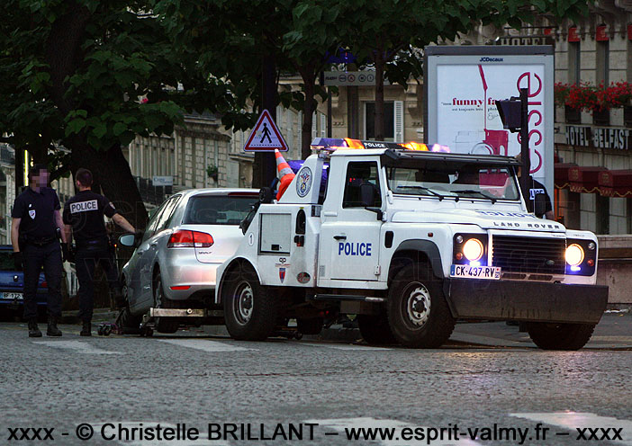 Defender 130Td4 2.4 "enlèvement", équipement Besse & Aupy, CK-437-RV ; Préfecture de Police de Paris, DOSTL
