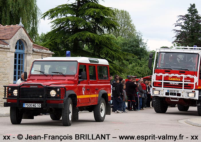 Defender 110 Td5 "Station Wagon", VLHR, 7500 NQ 10 ; SDIS10, Aix en Othe
