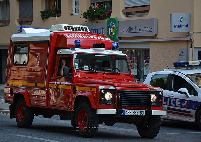 Defender 130 Td5, VSAV HR, 183 BZ 83 ; SDIS 83