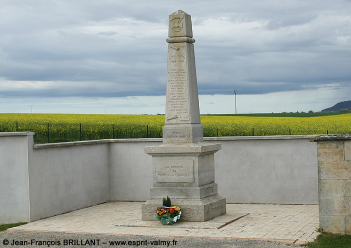 21 - Montliot-et-Courcelles : le Monument aux Morts à son nouvel emplacement