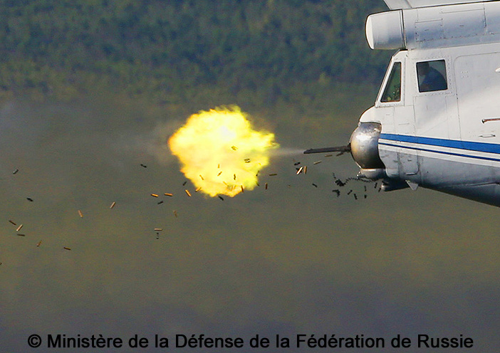 Il-76 MD : emploi des canons de 23mm pour l'appui des troupes au sol