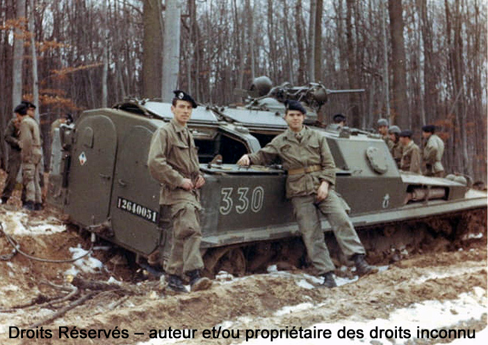 264-0031 : AMX13 VTT Ch M56, tourelleau S470, 5e Régiment de Dragons ; 1968