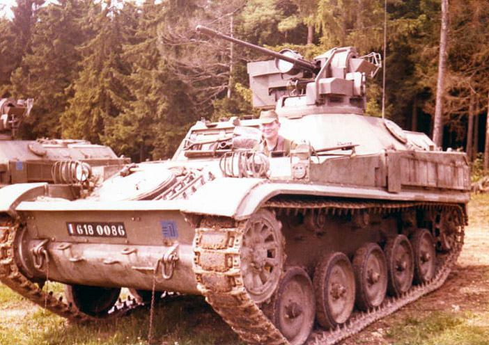618-0086 : AMX13, VTT Ch M56 T20-13, 5e Régiment de Dragons ; 1977