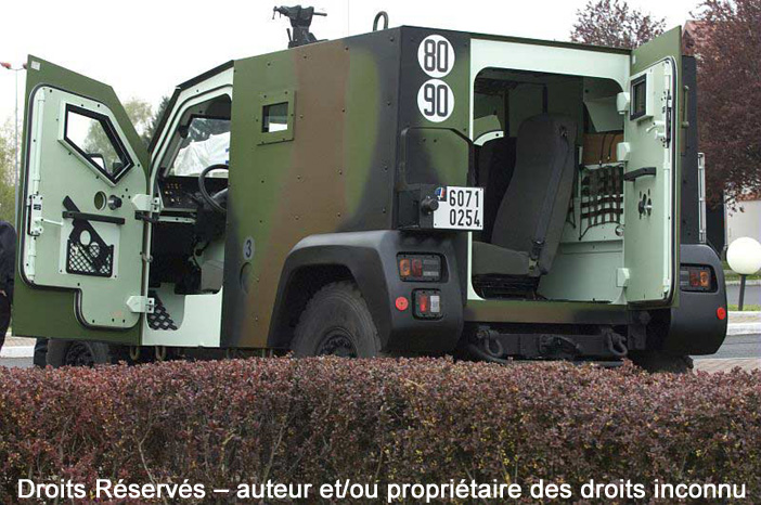6071-0254 : Panhard PVP (Petit Véhicule Protégé) Mk1, version "Commandement", Ecoles Militaires de Bourges ; 2014