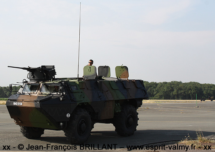 6843-0130 : VAB P, valorisé, mitrailleuse de 12,7, 13e Bataillon de Chasseurs Alpins ; 2010
