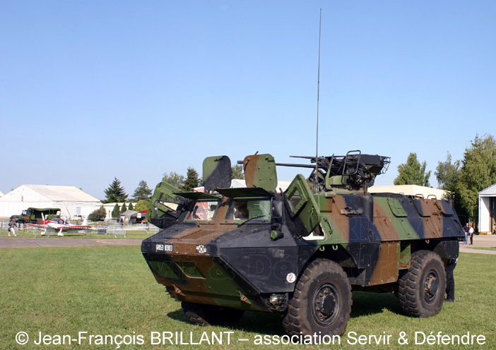 6853-0303 : VAB T20-13, surblindé, 1er Régiment d'Infanterie ; 2009