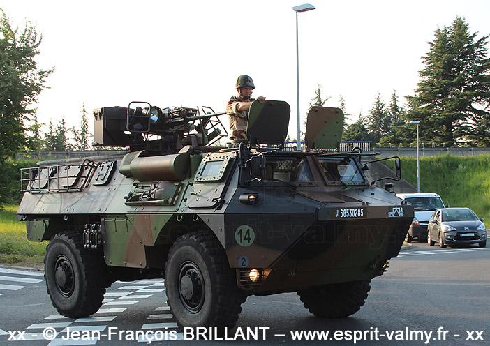 6853-0285 : VAB T20/13, surblindé, Régiment d'Infanterie - Chars de Marine, Escadron d'Aide à l'Engagement de la 9e Brigade d'Infanterie de Marine ; 2013