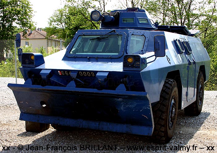 664-0009 : Berliet VXB170, VBRG (Véhicule Blindé à Roues de la Gendarmerie), unité inconnue ; 2007