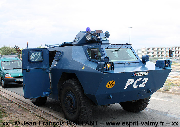 Véhicule blindé VXB Berliet électrique MONT-BLANC + boîte d'origine