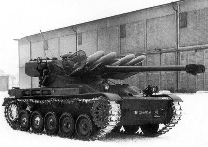 204-0337 : AMX 13-75 SS11 TCM (TéléCommande Manuelle), 1er Régiment de Cuirassiers ; 1967