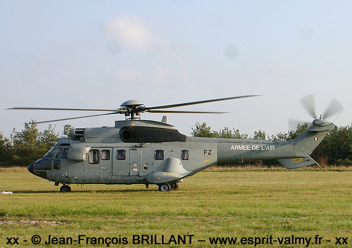 AS 332L1 "Super Puma", n°2235, FZ ; Escadron de Transport, d'Entraînement et de Calibration 00.065 "GAEL"