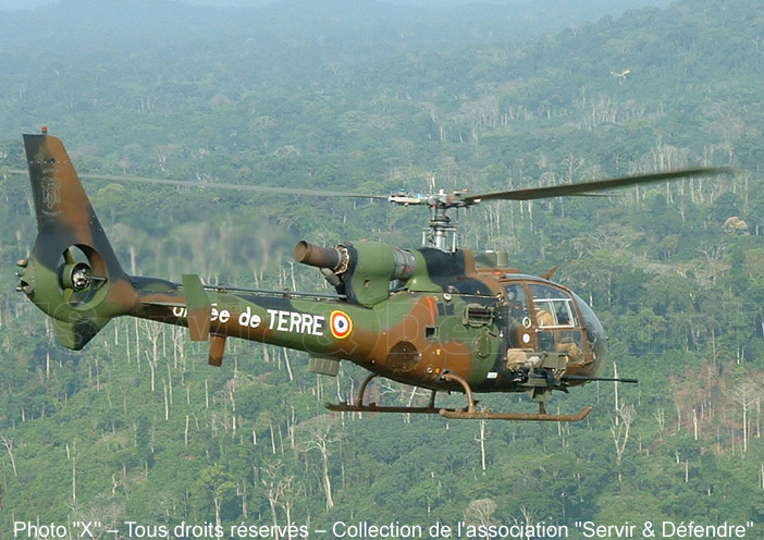 Gazelle-Canon en action en Côte d'Ivoire en 2002