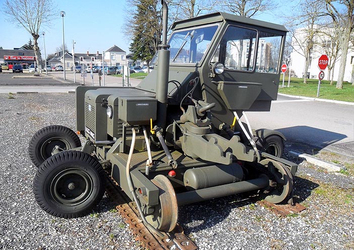 Trackmobile, 4 TMC, tracteur rail-route, 683-0003, Musée du Matériel, Bourges