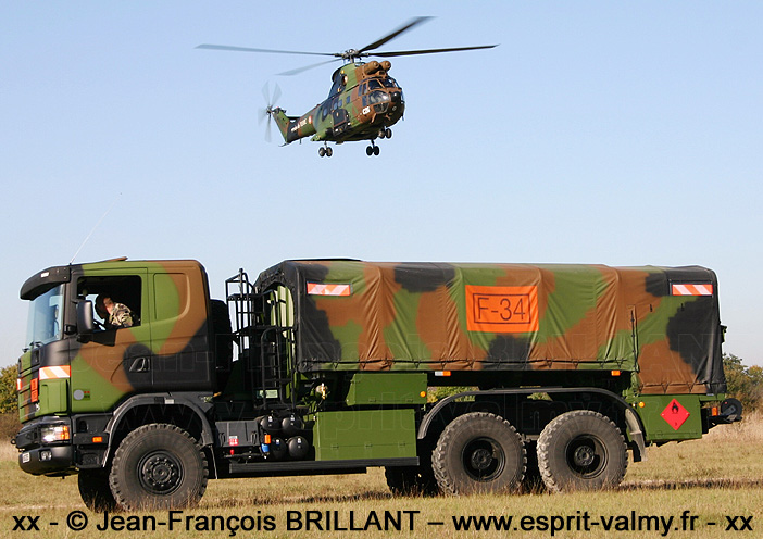 Scania R114CB, CCP-GC (CCP10), avitailleur d'hélicoptères, 6043-0536, 1er Régiment d'Hélicoptères de Combat ; 2005