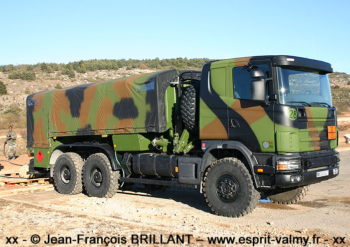 6043-0621 : Scania R114CB, CCP-GC (Camion Citerne Polyvalent de Grande Capacité), version "ravitailleur terrestre", 3e Régiment d'Artillerie de Marine ; 2006