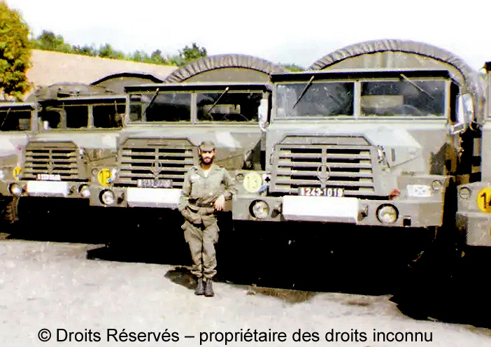 243-1019 : Berliet GBC8KT, cargo, PRB (Plateau, Ridelles, Bâché), 35e Régiment d'Infanterie ; 1981