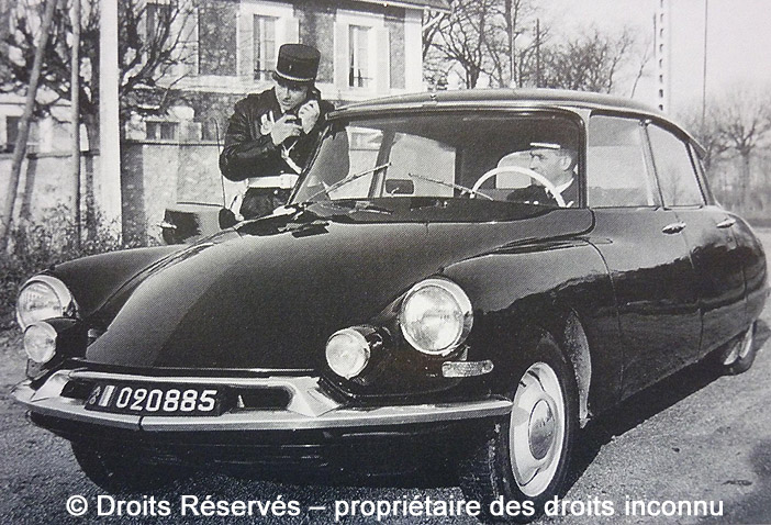 Citroën ID19, véhicule de liaison longue distance, 020-885, Gendarmerie ; date inconnue