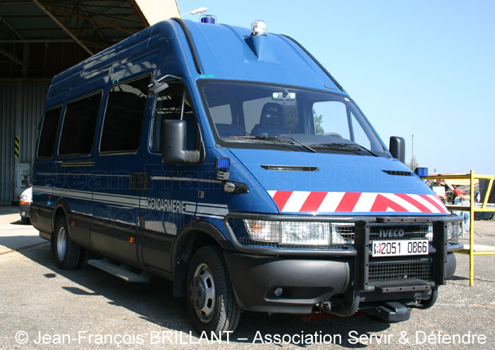 2051-0866 : Irisbus 50C17 VTGM (Véhicule de Transport de Groupe de la Gendarmerie Mobile), Escadron de Gendarmerie Mobile 15/7 ; 2007
