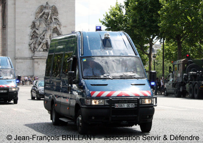 2061-0015 : Irisbus 50C17 VTGM (Véhicule de Transport de Groupe de la Gendarmerie Mobile), Escadron de Gendarmerie Mobile 31/5 ; 2009