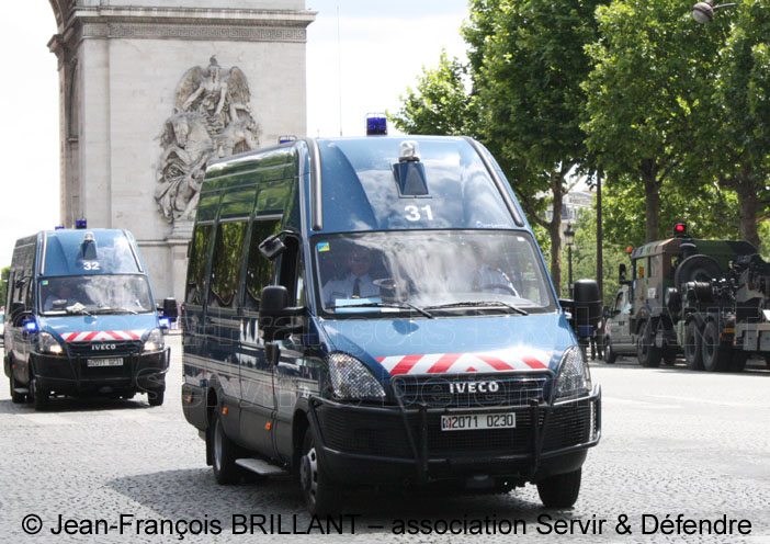 2071-0230 : Irisbus 50C18 VTGM (Véhicule de Transport de Groupe de la Gendarmerie Mobile), Escadron de Gendarmerie Mobile 31/5 ; 2009