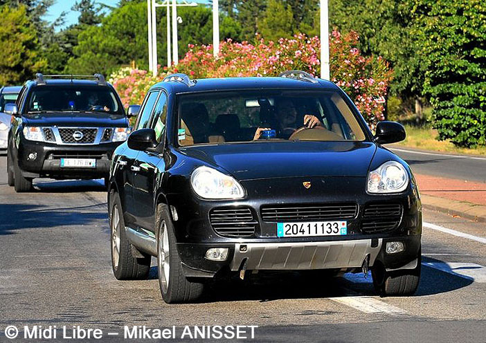 2041-1133 : Porsche Cayenne, véhicule de saisie, Groupe d'Intervention de la Gendarmerie Nationale ; 2016