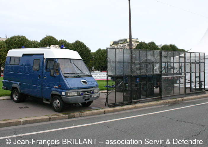 2963-0048 : Renault B110, PC Trans, Groupement Blindé de la Gendarmerie Mobile ; 2009