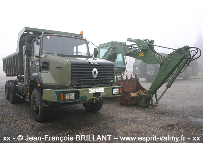 6953-0110 : Renault CBH320, benne d'enrochement, 57e Régiment d'Artillerie, Section Pionniers ; 2006