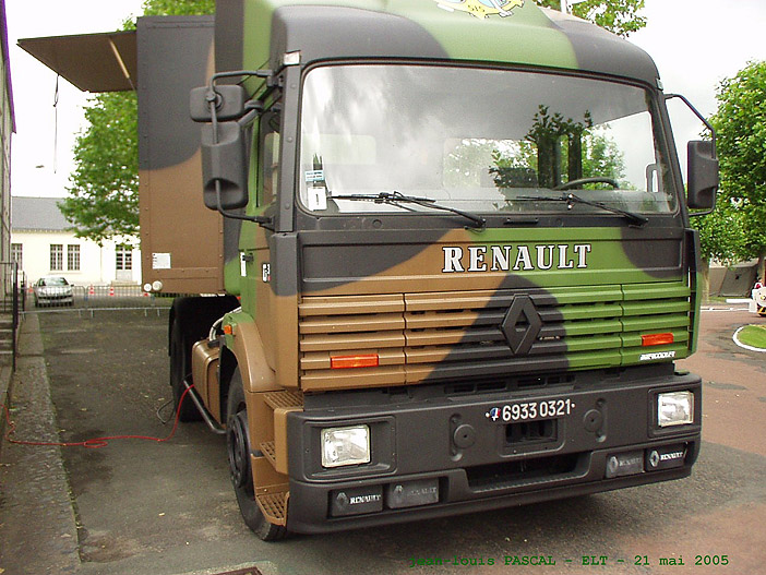 Renault G300, tracteur de semi-remorque, cabine courte, déflecteur, 6933-0321, 515e Régiment du Train ; 2005