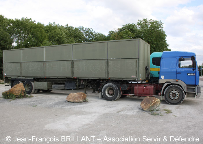 Renault G300.19, tracteur de semi-remorque, 6933-0326, 17e Base de Soutien du Matériel ; 2011