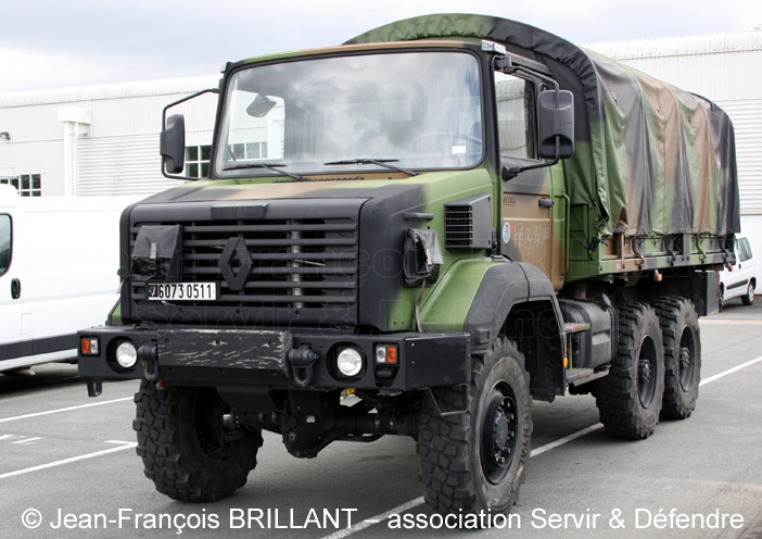 6073-0511 : Renault GBC180, cabine tôlée type 1.2, cargo, 1er Groupe Logistique du Commissariat de l'Armée de Terre ; 2010