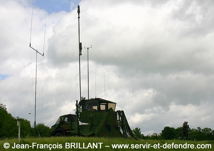 Tour mobile, Renault GBC180, torpédo, plateau, 6xx3-xxxx, 3e Régiment d'Hélicoptères de Combat ; 2006