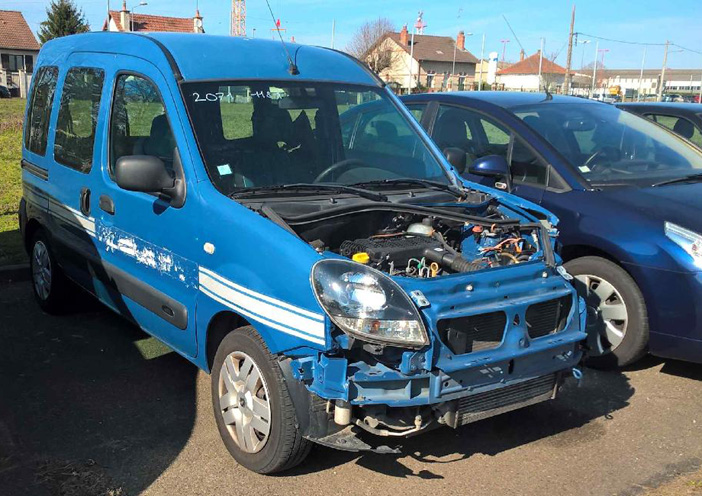 2071-1181 : Renault Kangoo 1.5dCi 85, Gendarmerie, vente des Domaines ; 2019