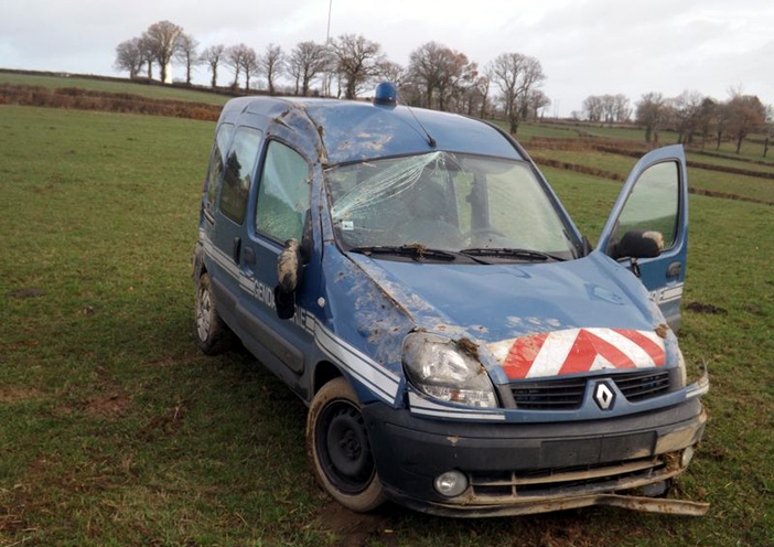 2071-2233 : Renault Kangoo 1.5dCi 85, Gendarmerie, vente des Domaines ; 2012