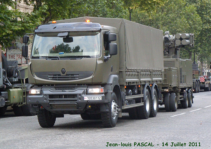 Renault Kerax 450.26 dXi 6x4, 7093-0112, tracteur d'UAT Crotale NG, EDSA 05.950 "Barrois" ; 2011