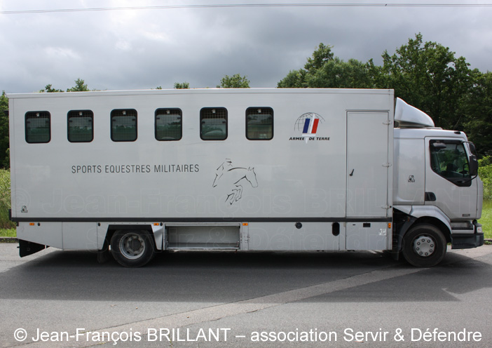 Renault Midlum 220.16 dCi, transport de chevaux, 6043-0496, Centre National des Sports de la Défense ; 2013