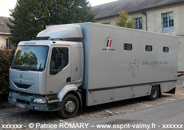 Renault Midlum 220.16 dCi, transport de chevaux, 6043-0712, Centre National des Sports de la Défense ; 2016 (photo Patrice ROMARY)