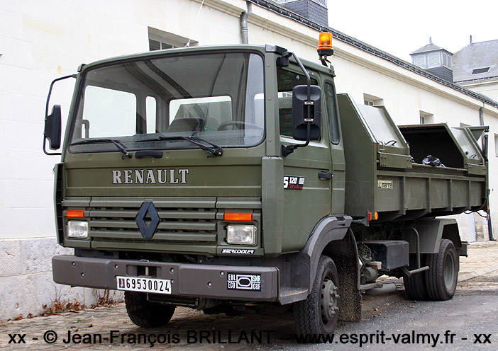 6953-0024 : Renault Midliner S120, benne à ordures ménagères, Ecole d'Application de l'Arme Blindée - Cavalerie ; 2007