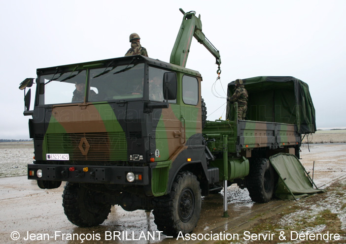 Renault TRM 10.000 cargo, BMH (Bras de Manutention Hydraulique), 6923-0425, 61e Régiment d'Artillerie ; 2005