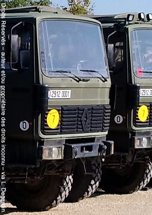 2912-0001 : Renault TRM 2.000, PRB (Plateau Ridelles Bâché), Maintien de l'Ordre, Escadron de Gendarmerie Mobile ? ; date inconnue