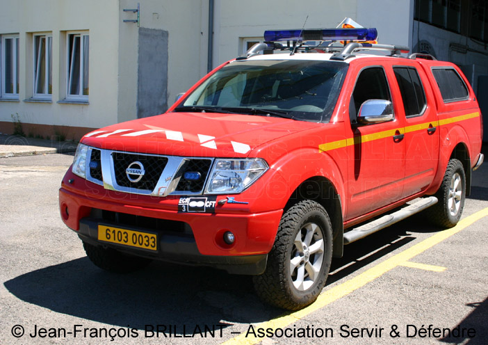 6103-0033 : Nissan Navara "Chef de Garde", 3e Régiment d'Hélicoptères de Combat, Section de Sécurité Incendie et de Sauvetage ; 2011