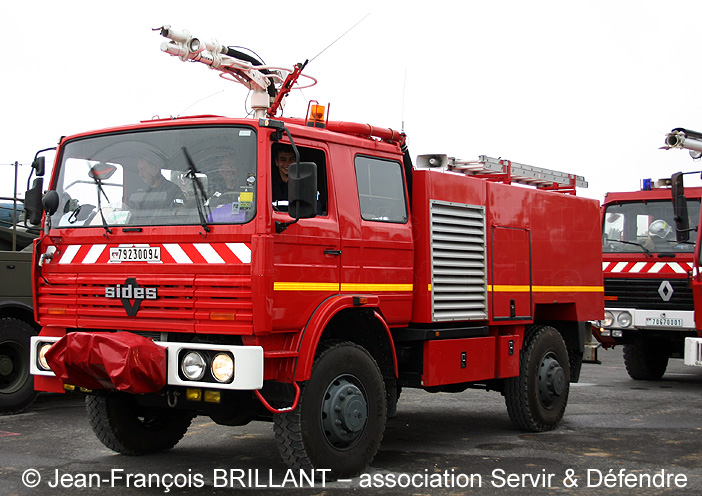 Renault G230 Phase 2 Camiva FPT - Alerte 1/43
