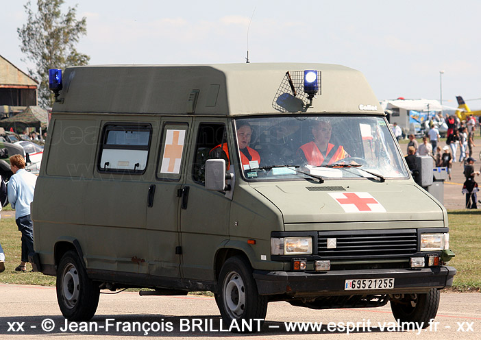 Citroën C25 1.800D, 4x4, ambulance médicalisée, 6952-1255 ; 1er Régiment d'Hélicoptères de Combat