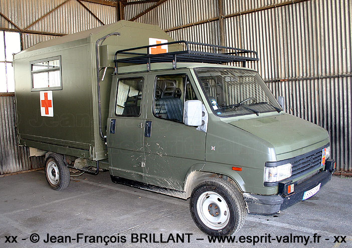 Peugeot J5 2.5 TD, 4x4, Ramasse Quatre Brancards, 6962-0893 ; 68e Régiment d'Artillerie d'Afrique
