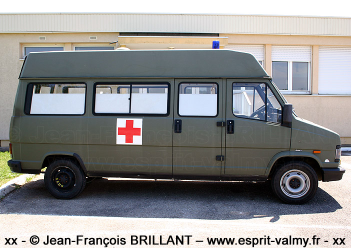 Peugeot J5 2.5 TD, ambulance de réanimation, 6932-0917 ; 3e Régiment Médical
