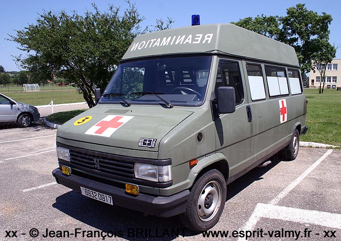 Peugeot J5 2.5 TD, ambulance de réanimation, 6932-0917 ; 3e Régiment Médical