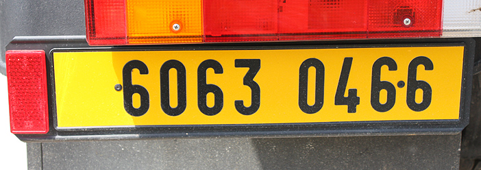 6063-0466 : Renault Kerax 420.32, 8x4, benne, balayeuse Rabaud, 5e Régiment du Génie ; 2009