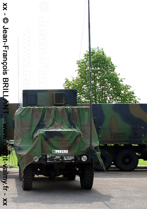 643-0921 ; GBC8KT avec Abri Technique Spécialisé  de 15 pieds, Batterie des Opérations du 1er Régiment d'Artillerie, 2005